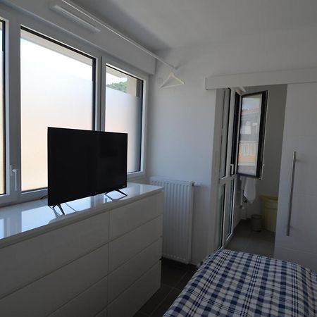 Villa Smolett - Appartement Cosy Au Coeur Du Quartier Du Port Ницца Экстерьер фото