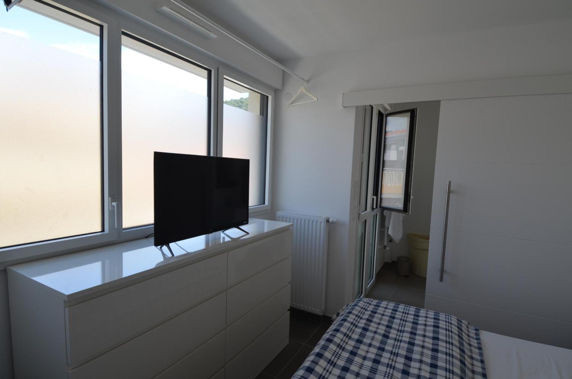 Villa Smolett - Appartement Cosy Au Coeur Du Quartier Du Port Ницца Экстерьер фото